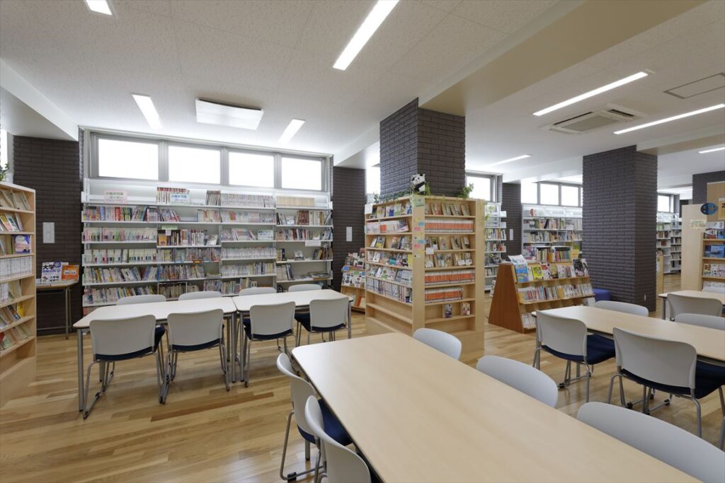 九州学院中学校・高等学校図書館,閲覧テーブルスペース