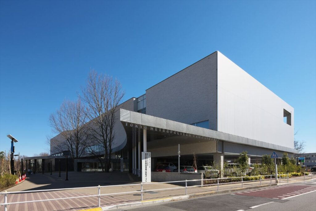 東京都立多摩図書館,外観