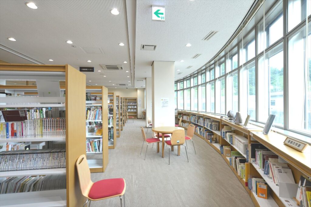 美郷町立図書館 みさと本の森,ライブラ木金書架LMA