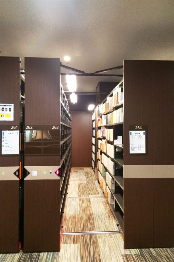 拓殖大学文京キャンパス図書館,電動式移動棚HPZS