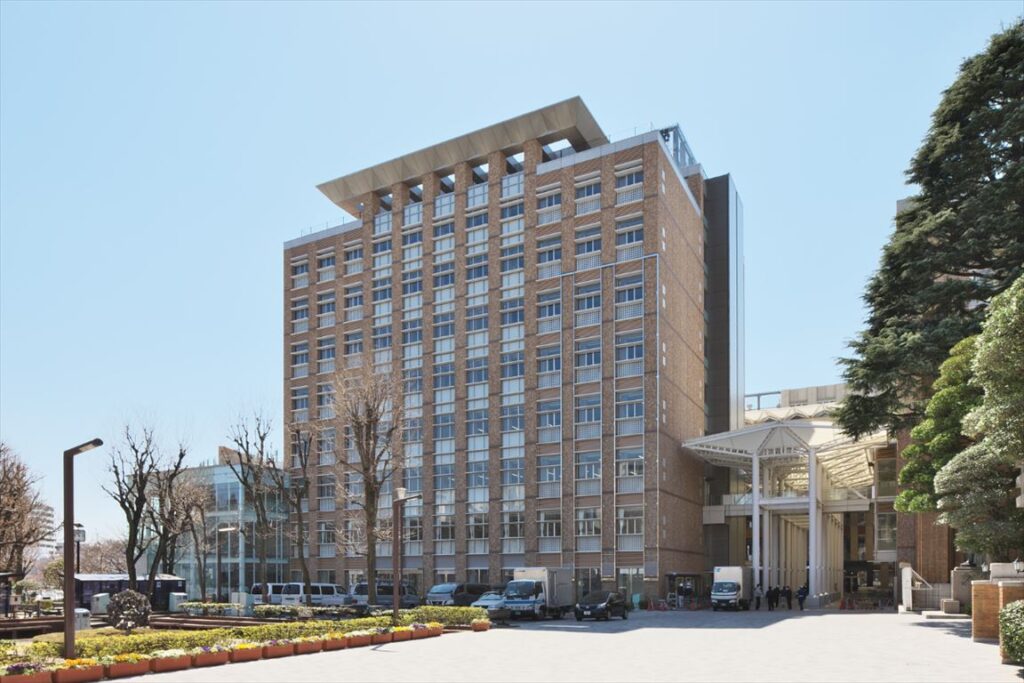 拓殖大学文京キャンパス図書館,外観