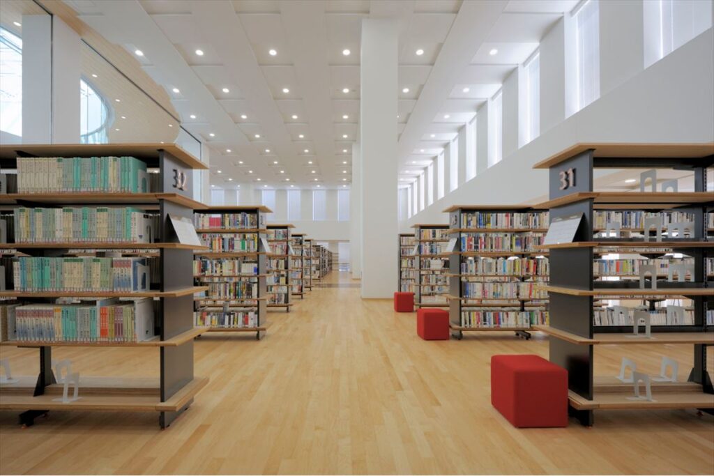 高崎市立中央図書館, 特注書架