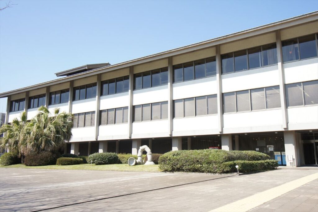 鹿児島県立図書館,外観