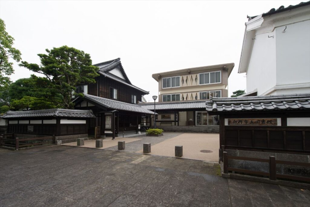 臼杵市立臼杵図書館,外観