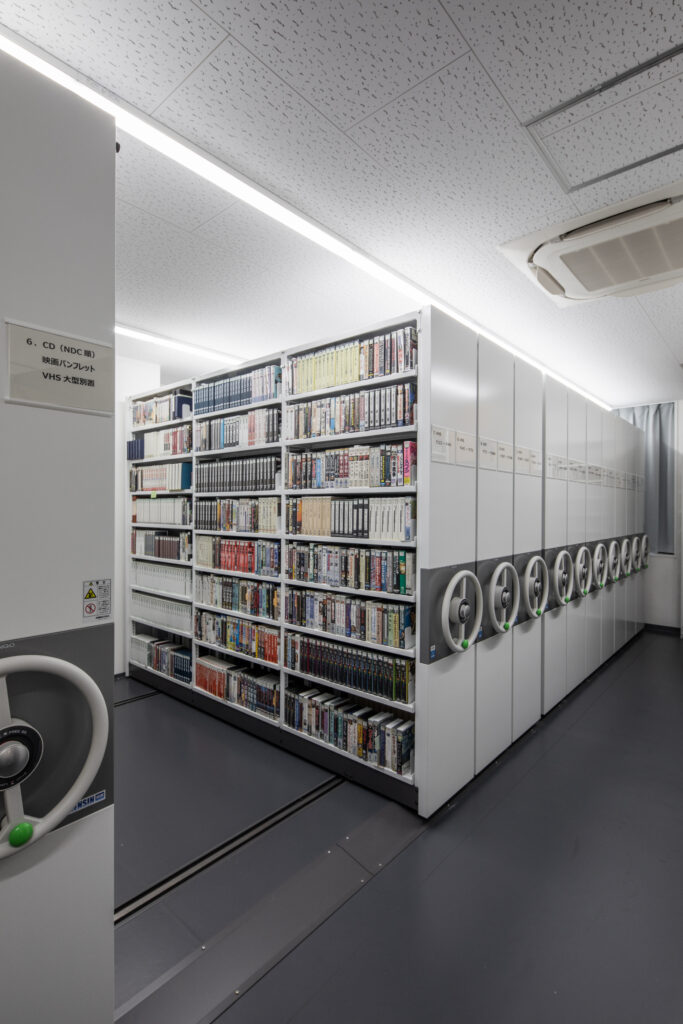 神奈川大学　横浜キャンパス図書館9