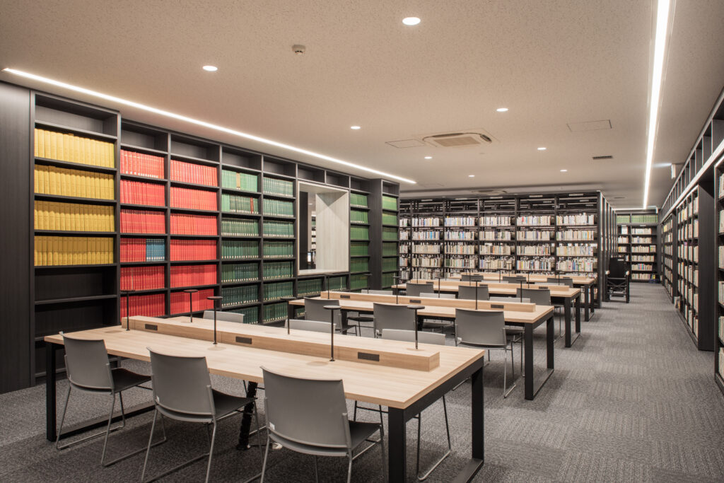 神奈川大学　横浜キャンパス図書館8