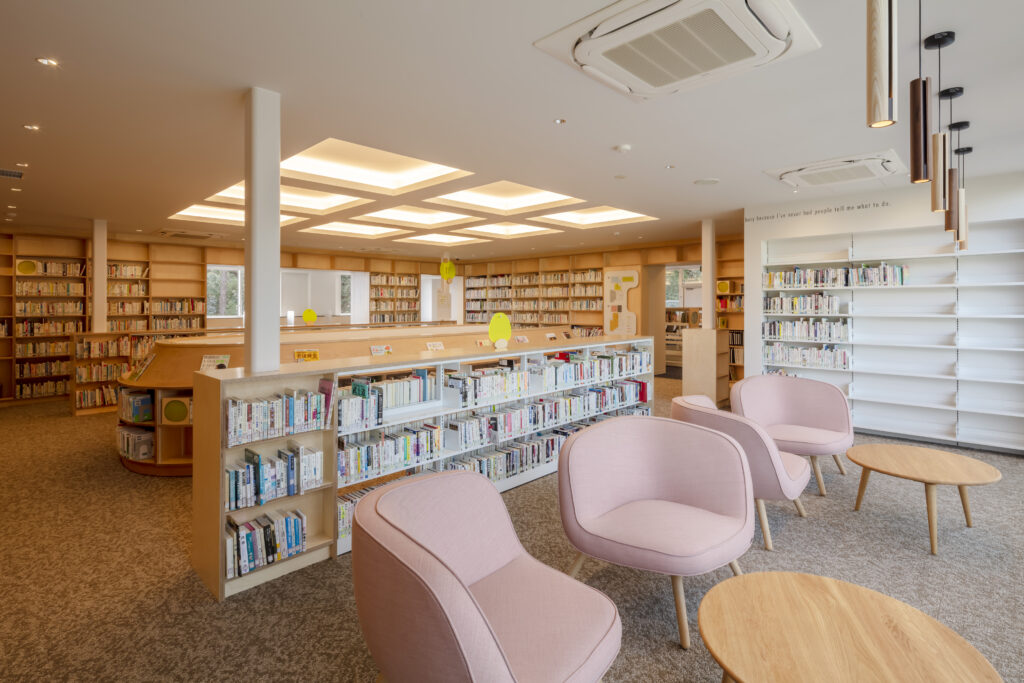 瑞穂町図書館4